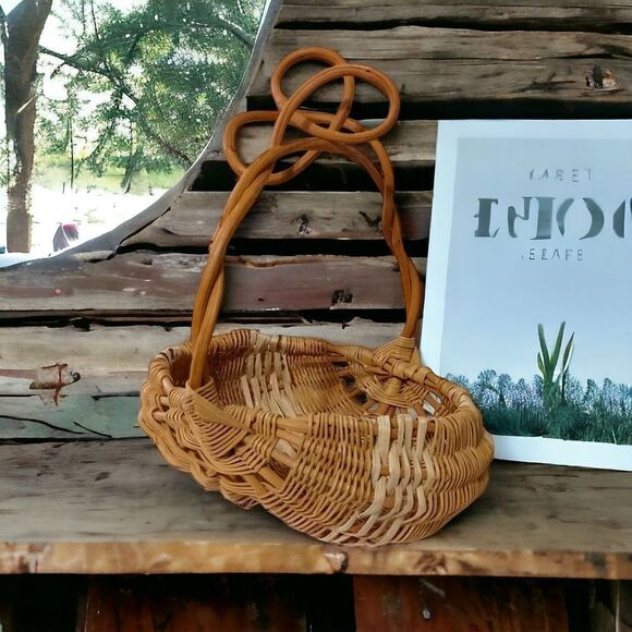 Vintage Buttocks Basket Twisted Willow Handle Eye Of God Handwoven Farmhouse - Picture 1 of 16